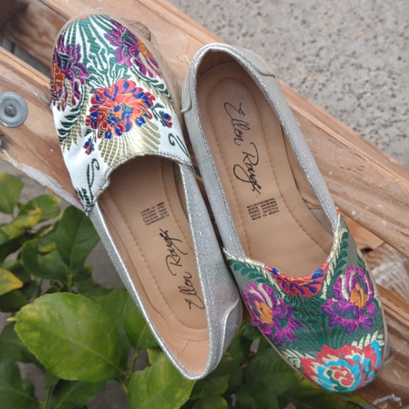 Ellen Rouge Slip on Faux Espadrilles Embroidery Upper - Picture 2 of 8